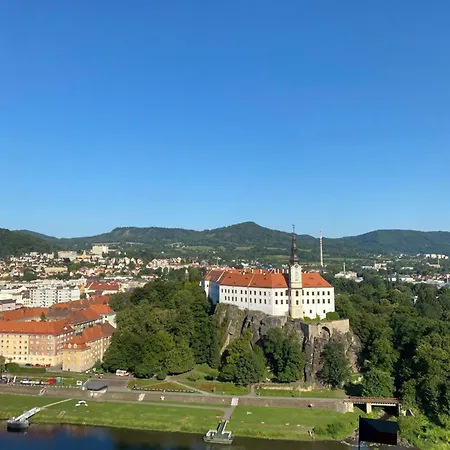 Masarykovo Namesti 아파트 *
